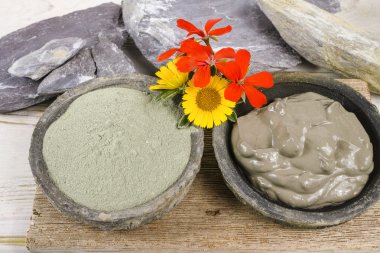Spa ve güzellik için Antik Mineraller - Yeşil Kil toz ve çamur maskesi