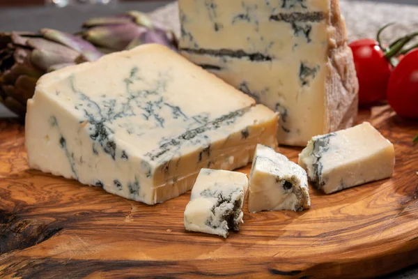 Ostsamling Italiensk Gorgonzola Ost Tillverkad Osminkad Komjölk Piemonte Och Lombardiet — Stockfoto