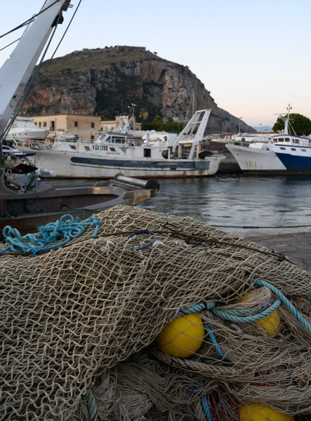 Ver Fishermans Tackles Redes Cerca Ciudad Costera Terracina Latina Italia — Foto de Stock