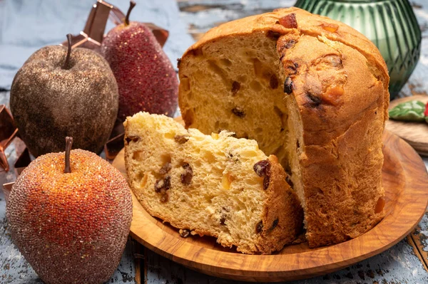 Comida Navidad Pastel Panettone Italiano Fresco Hecho Masa Levadura Con — Foto de Stock