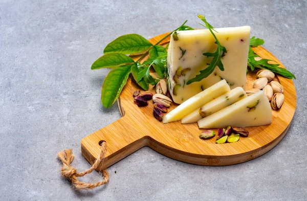 Συλλογή Τυριών Φρέσκο Ιταλικό Τυρί Πεκορίνο Από Πρόβειο Γάλα Γεμιστό — Φωτογραφία Αρχείου
