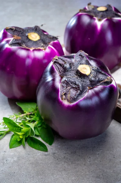 Fresh Ripe Sicilian Purple Globe Eggplants Vegetables Ready Cook Healthy — Stock Photo, Image