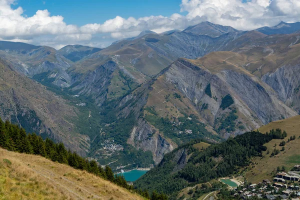 Vandring Nära Skidstationen Les Deux Alpes Och Utsikt Över Alpina — Stockfoto