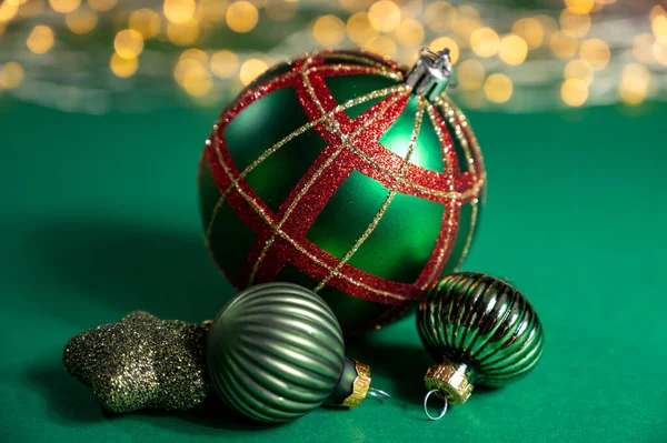 Green Christmas Tree Decoration Balls Garland Lights Background Close — Stock Photo, Image