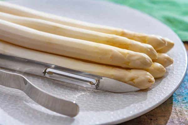 Neue Ernte Des Hochwertigen Holländischen Weißen Spargels Gewaschen Und Geschält — Stockfoto