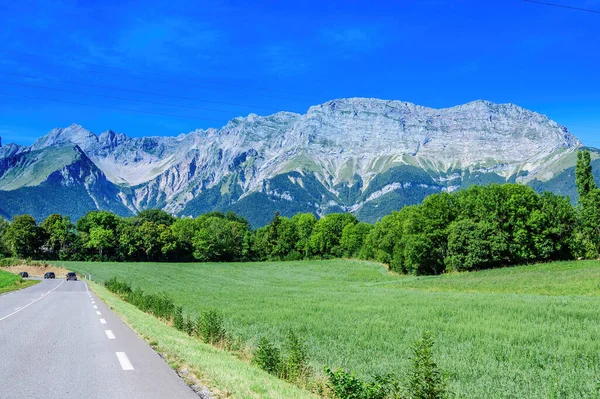 Panoramiczny Widok Breche Faraut Pasmo Górskie Prealpach Francuskich Zielone Pola — Zdjęcie stockowe
