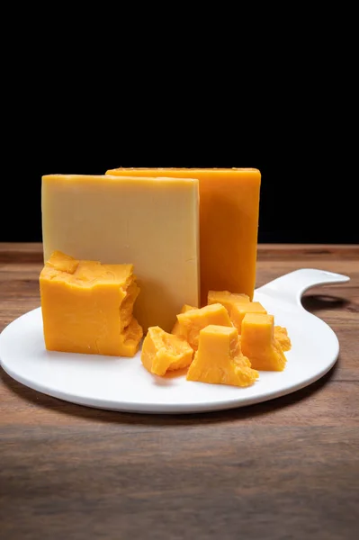 Коллекция Сыра Оранжевый Желтый Копченый Британский Сыр Англии — стоковое фото