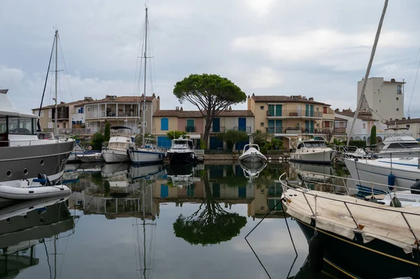 Travel Summer Vacation Destination View Houses Roofs Canals Boats Port — Stock Photo, Image