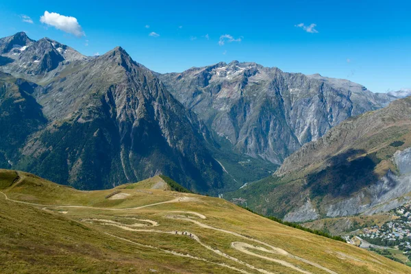 Подорож Біля Гірськолижного Вокзалу Les Deux Alpes View Alpine Mountains — стокове фото