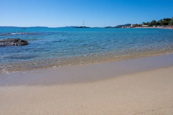 Zomervakantie Aan Franse Rivièra Kristalhelder Azuurblauw Water Van Middellandse Zee — Stockfoto