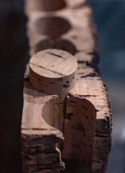 Façon Traditionnelle Faire Bouchons Liège Pour Bouteilles Vin Chêne Liège — Photo