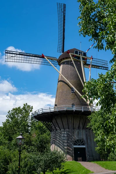 Ancien Moulin Vent Hollandais Dans Une Petite Ville Ancienne Avec — Photo
