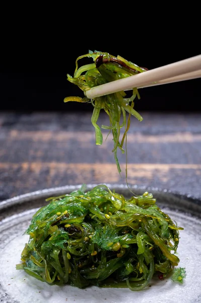 Gustosi Frutti Mare Vegetariani Dal Giappone Mangiare Insalata Wakame Alghe — Foto Stock