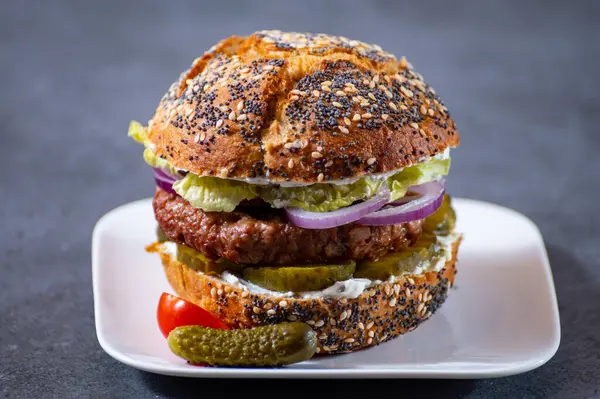 Almuerzo Cena Con Sabrosas Hamburguesas Vegetarianas Base Hamburguesas Parrilla Base — Foto de Stock