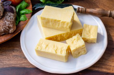 Peynir koleksiyonu, eski İngiliz çedar peyniri parçaları...