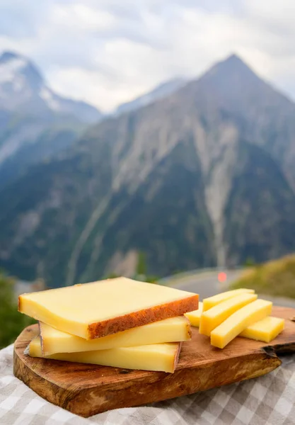 Raccolta Formaggi Comte Francese Beaufort Formaggio Latte Vaccino Abbondanza Servito — Foto Stock