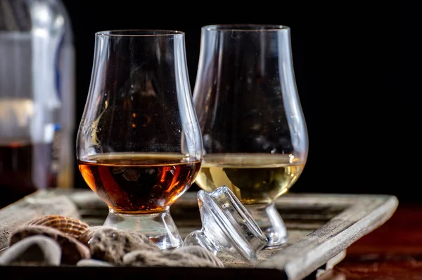 Glasses Single Malt Blended Scotch Whisky Served Bar Edinburgh Scotland — Stock Photo, Image