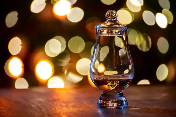 Gläser Single Malt Und Blended Scotch Whisky Serviert Einer Bar — Stockfoto