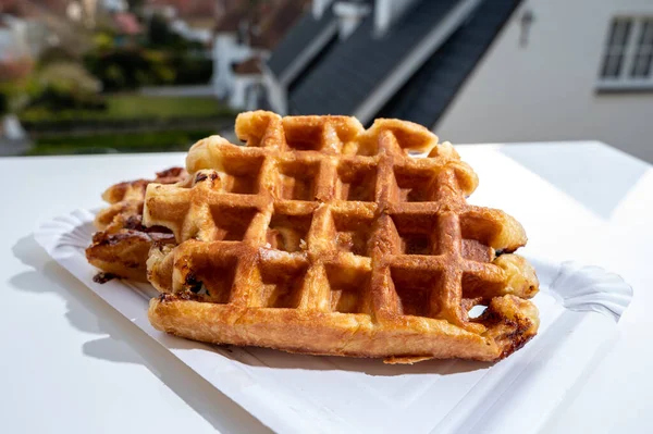 Belgijskie Gofry Cukrowe Serwowane Świeżym Powietrzu Pięknej Belgijskiej Wiosce Haan — Zdjęcie stockowe
