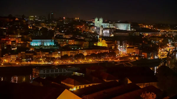 Panoramiczny Widok Rzekę Douro Starą Część Porto Portugalii Wieloma Światłami — Zdjęcie stockowe