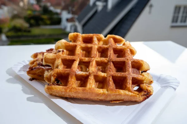 Belgijskie Gofry Cukrowe Serwowane Świeżym Powietrzu Pięknej Belgijskiej Wiosce Haan — Zdjęcie stockowe