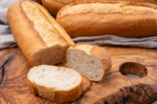 Ingrediente Para Desayuno Francés Pan Blanco Baguette Crujiente Recién Horneado — Foto de Stock