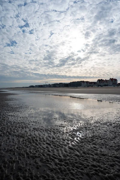 Período Viaje Bajo Playa Arena Amarilla Pequeña Ciudad Belga Haan — Foto de Stock