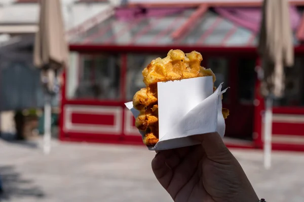 Comida Gofres Azúcar Belgas Calientes Recién Horneados Comida Callejera Brujas —  Fotos de Stock