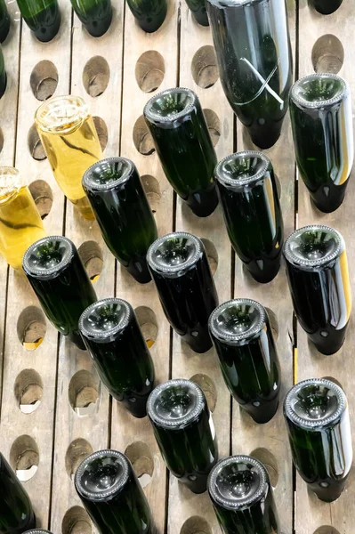 Traditional Champagne Sparkling Wine Making Process Underground Caves Epernay Champagne — Fotografia de Stock