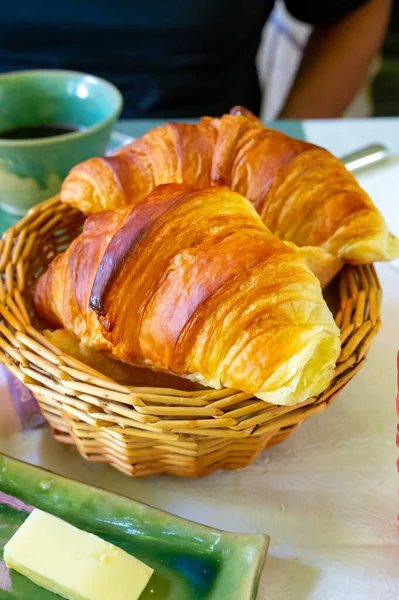 Французский Завтрак Свежая Выпечка Круассаном — стоковое фото