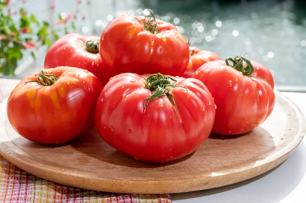 Tasty Big Ripe French Tomatoes Provence Ready Eat Healthy Vegetarian — Stock Photo, Image