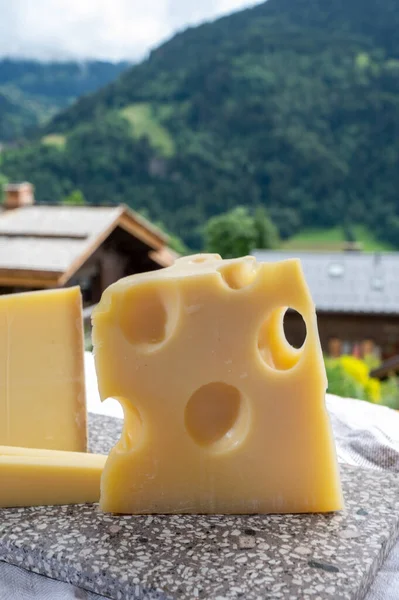 Ost Samling Fransk Ost Emmental Och Franska Berg Byn Haute — Stockfoto