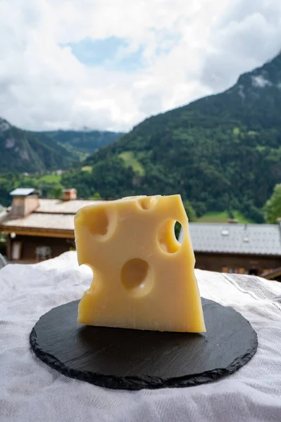 Коллекция Сыра Французский Коровьего Сыра Emmental Французских Гор Деревня Верхней — стоковое фото