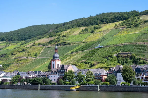 Pohled Řeku Mosel Kopce Vinicemi Staré Město Zell Německo — Stock fotografie