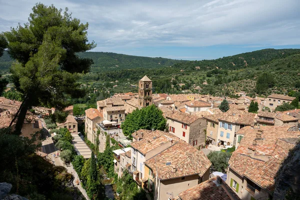 Vista Las Montañas Acantilado Casas Antiguas Valle Verde Remoto Pueblo — Foto de Stock