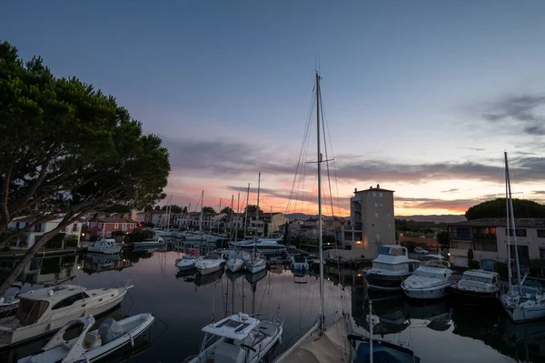 View Small Houses Sailboats Port Grimaud French Riviera Provence France — Stock Photo, Image