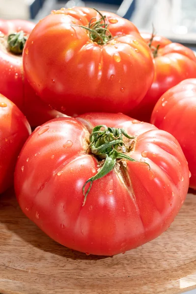 Tomates Franceses Maduros Grandes Saborosos Provence Prontos Para Comer Salada — Fotografia de Stock