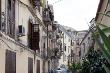 Evler, Palermo sokakları, şehir hayatı, antik barok kiliseler, eski dar sokaklar, Norman sarayları, pazarlar, Sicilya tatil beldesi, Güney İtalya
