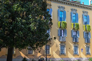 Milano 'nun merkezi, Brera bölgesi, alışveriş alanı, Duomo kilisesi, mimari ayrıntılar, dar sokaklar, Milano, Lombardiya, İtalya