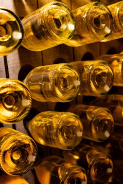 Köpüklü şarap, kava, şampanya, cremant şarap, yeraltı mağaralarının ziyareti, bulmaca çözme ve yaşlanma, Avrupa 'da şarap üretimi, mahzen ziyareti