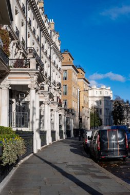 Zarif beyaz konaklar ve klasik mimari Belgrave, Londons 'da gezerken prestijli ve sakin bir mahalle, İngiltere, İngiltere