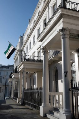 Zarif beyaz konaklar ve klasik mimari Belgrave, Londons 'da gezerken prestijli ve sakin bir mahalle, İngiltere, İngiltere