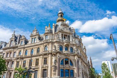 ANTWERP, BELGIUM, 22 HAZİRAN 2020: Şehir merkezinde tarihi binalar