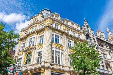 ANTWERP, BELGIUM, 22 HAZİRAN 2020: Şehir merkezinde tarihi binalar