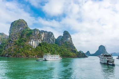 HA LONG BAY, VİETNAM, 6 HAZİRAN 2020: