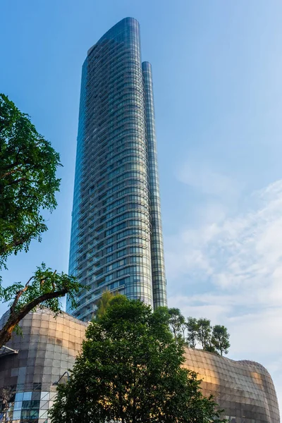 SINGAPORE, 3 EKİM 2019: Orchard Yolu 'nda modern mimari