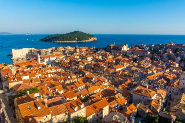Hırvatistan 'ın başkenti gün batımında Dubrovnik' in güzel hava manzarası