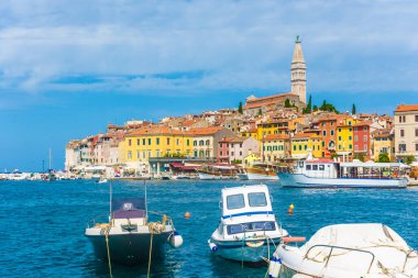 ROVINJ, CROATIA, 14 AĞUSTOS 2019: Rovinj Limanı