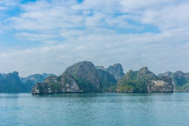 Vietnam, Ha Long Körfezi 'nin güzel manzarası