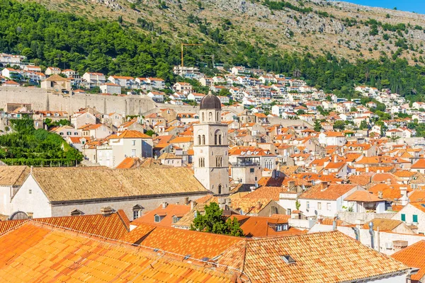 Hırvatistan 'ın eski Dubrovnik kentinin çatılarının manzarası
